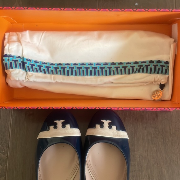 Tory burch flats - Picture 2 of 4